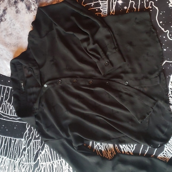 Forever 21 Tops - Forever 21 Semi Sheer Cross Button Up Shirt